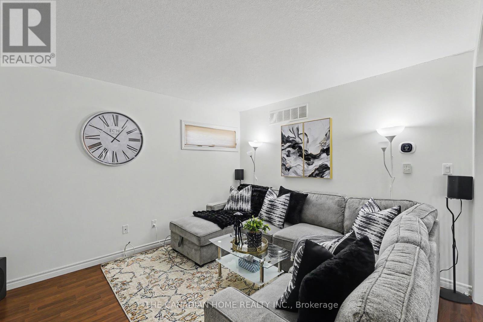 219 Picton Street E Property Photo 13