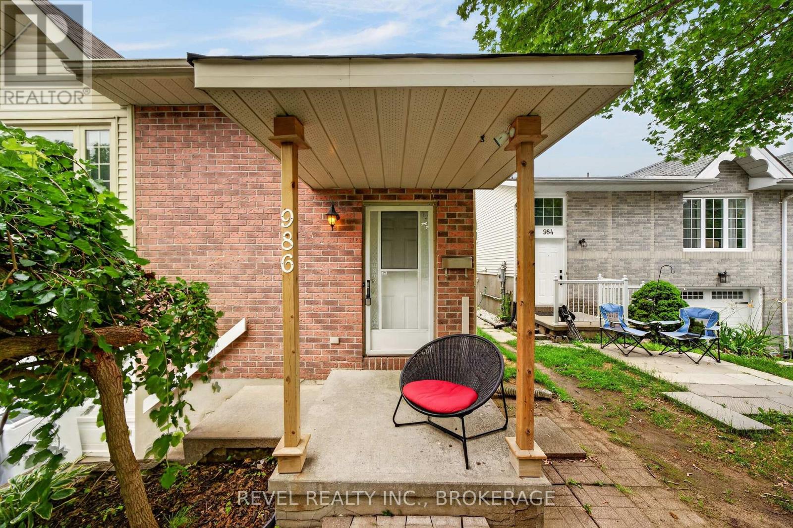 986 KILLARNEY CRESCENT Property Photo 1