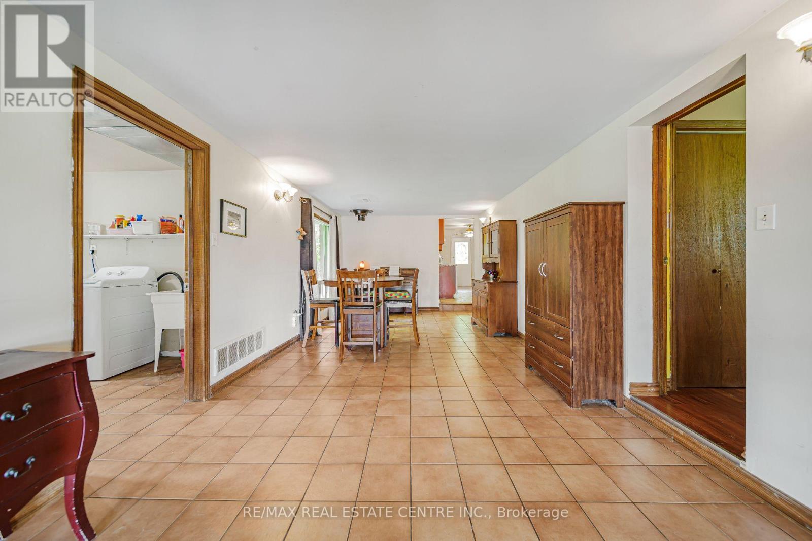 1374 5th Concession Road W Property Photo 6