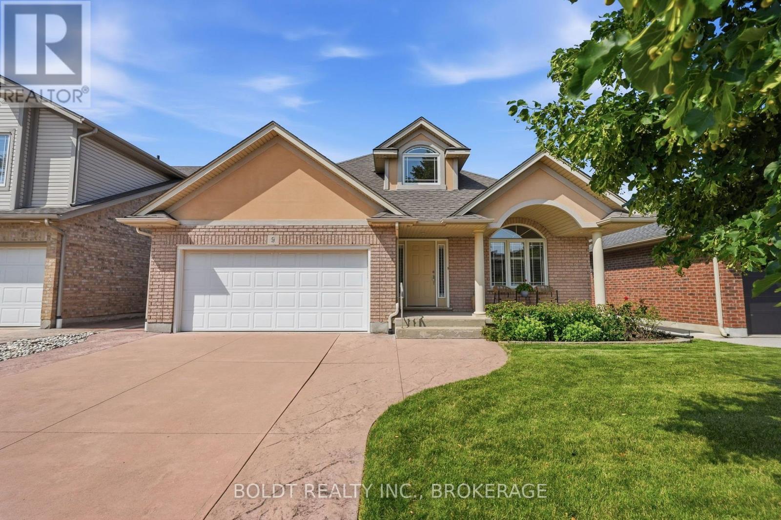 9 Nicholas Drive Property Photo 1