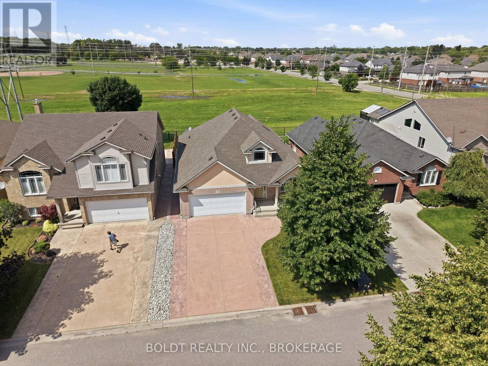 9 Nicholas Drive Property Photo 4