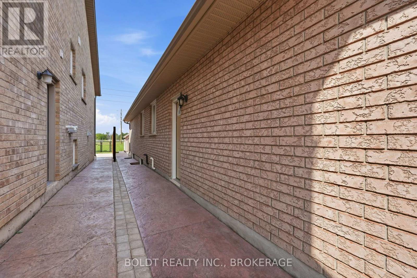 9 Nicholas Drive Property Photo 43