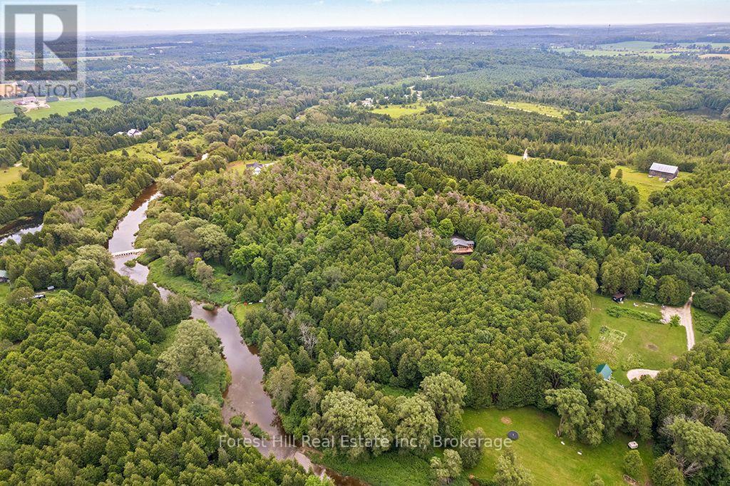 344511 North Line Property Photo 4