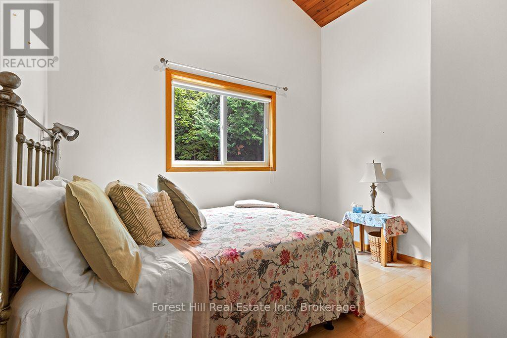 344511 North Line Property Photo 17