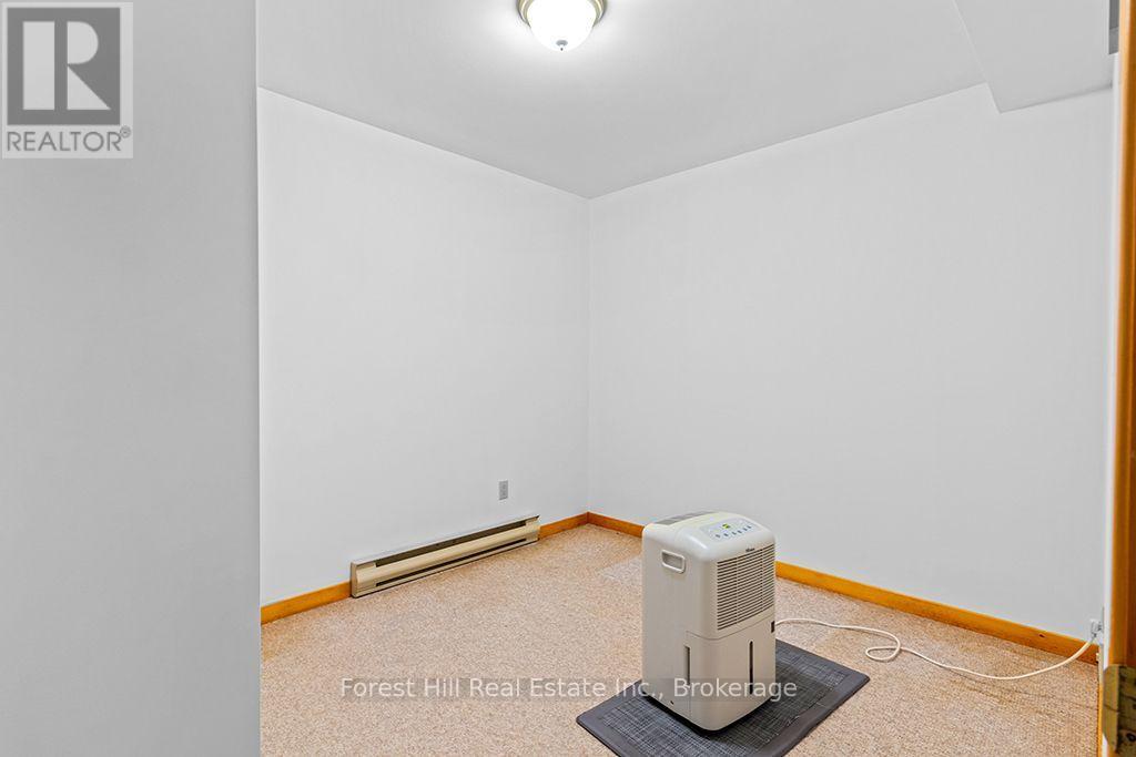 344511 North Line Property Photo 29
