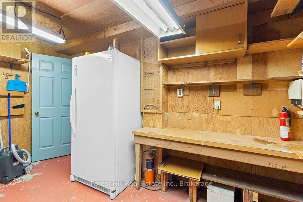 344511 North Line Property Photo 33
