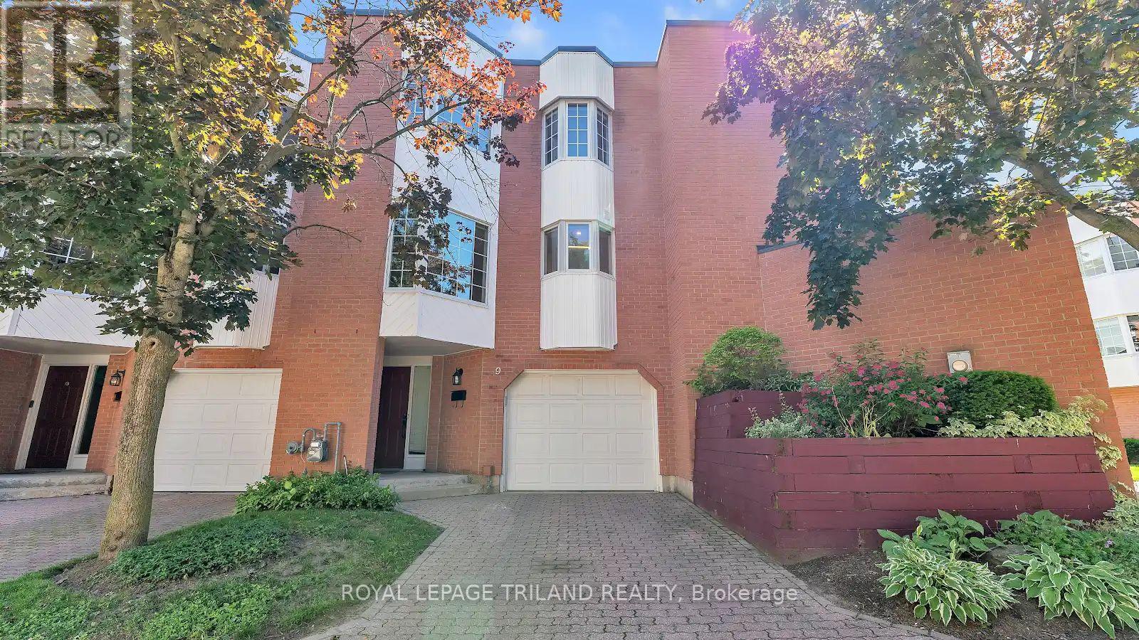 9 - 703 WINDERMERE ROAD