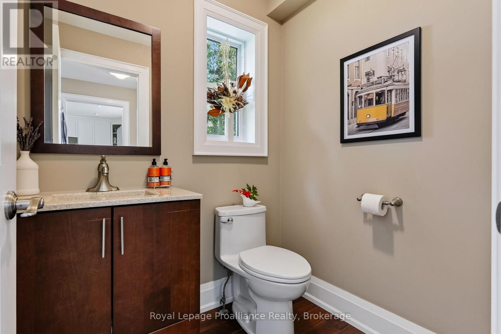 3889 Burnham Street N Property Photo 28