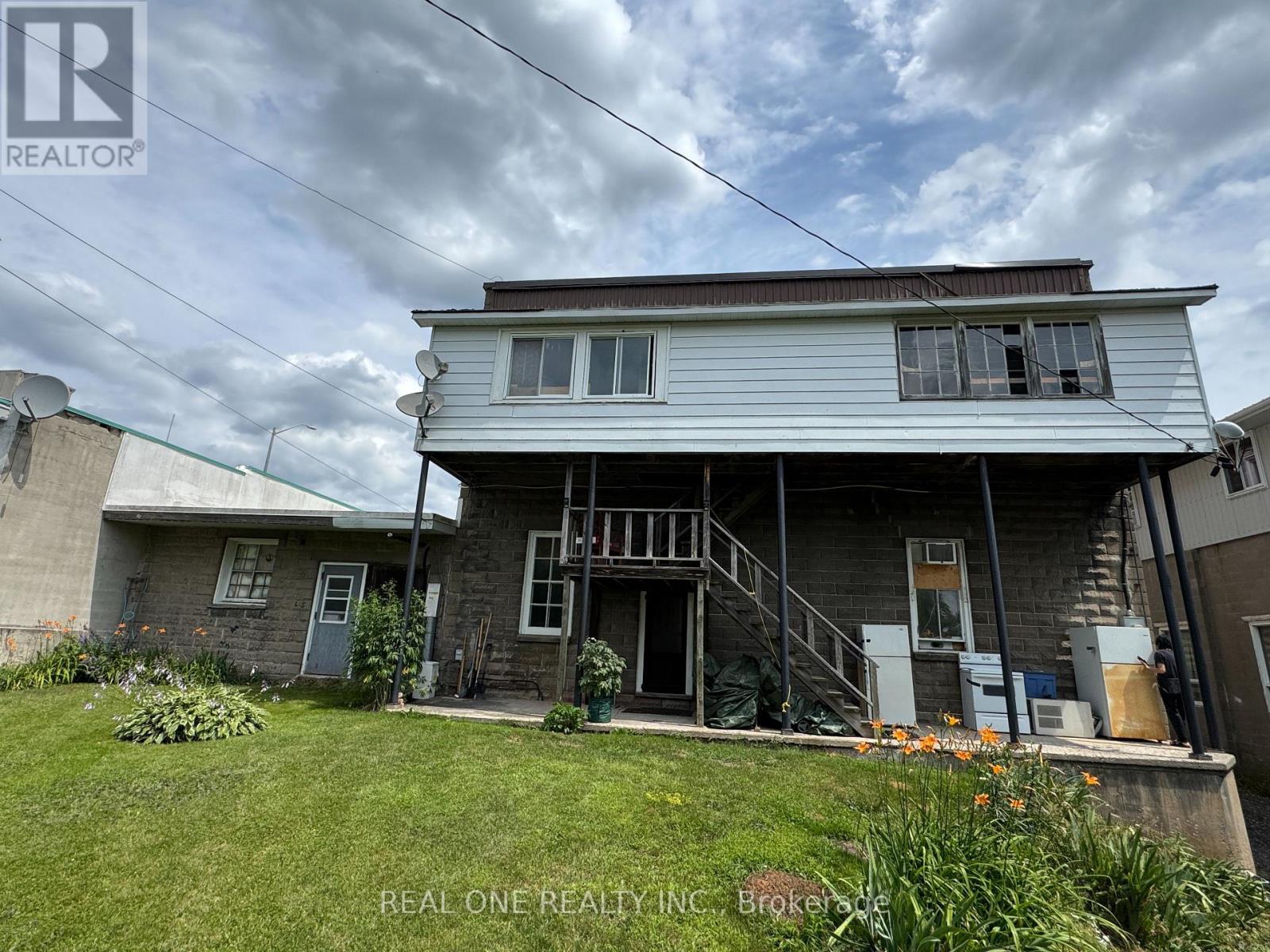 185 Ontario Street Property Photo 8