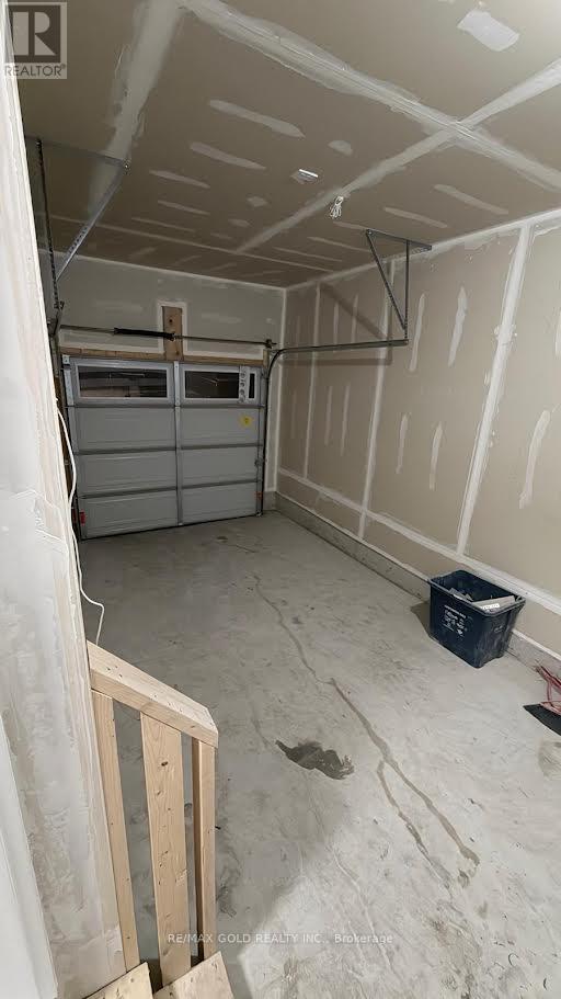 5 West Mill Street Property Photo 39
