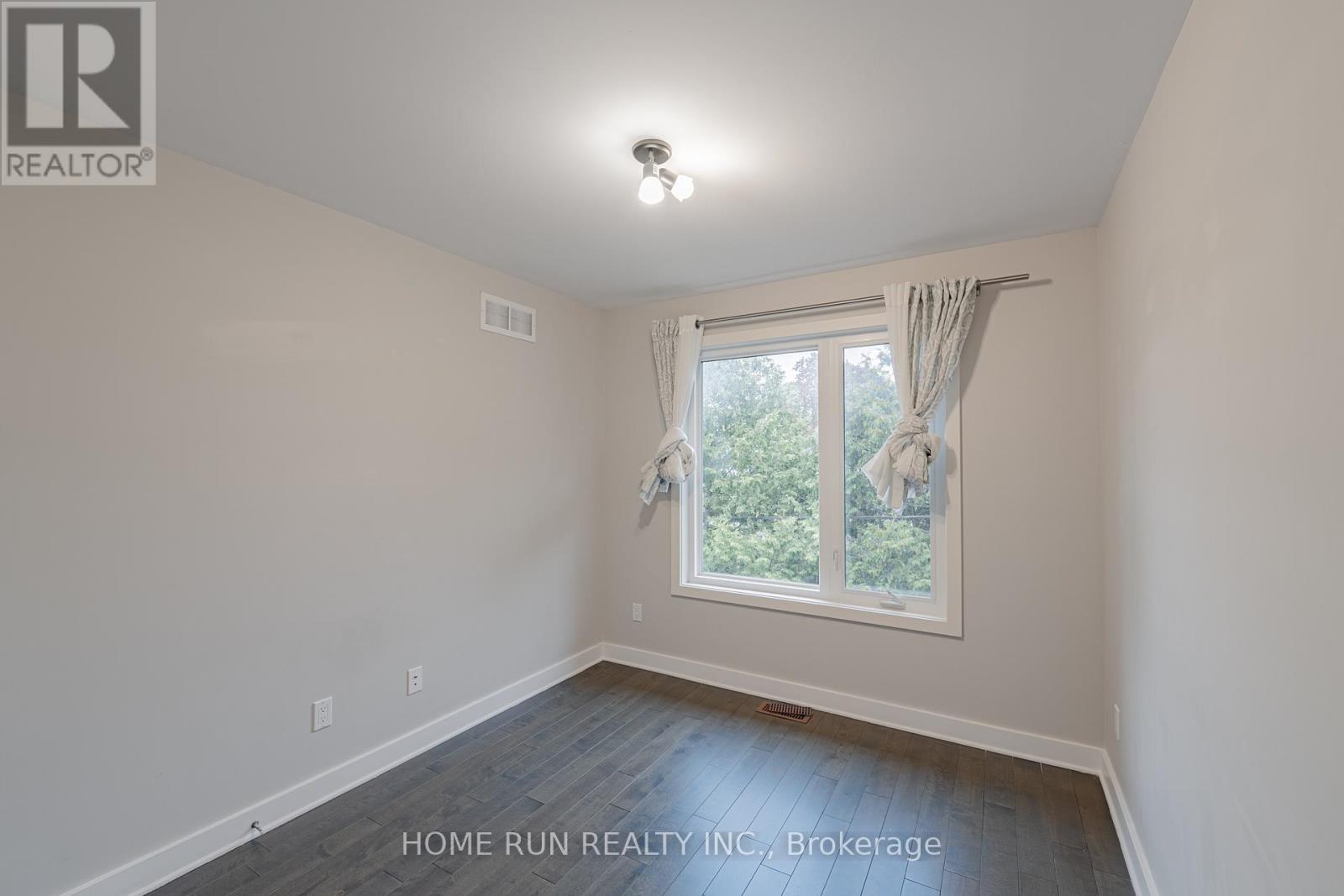 14 Camil Street Property Photo 32