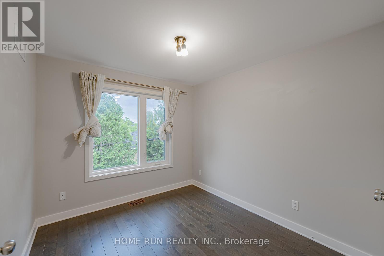 14 Camil Street Property Photo 39