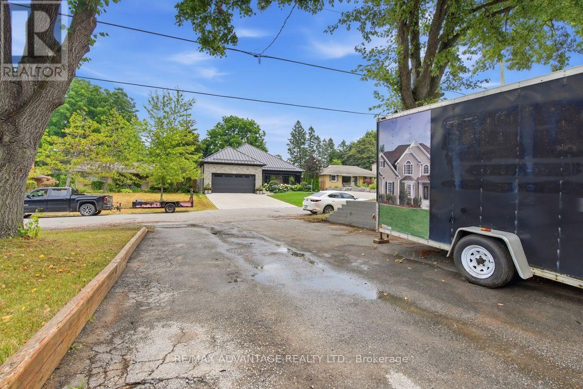 367 Brock Street Property Photo 2