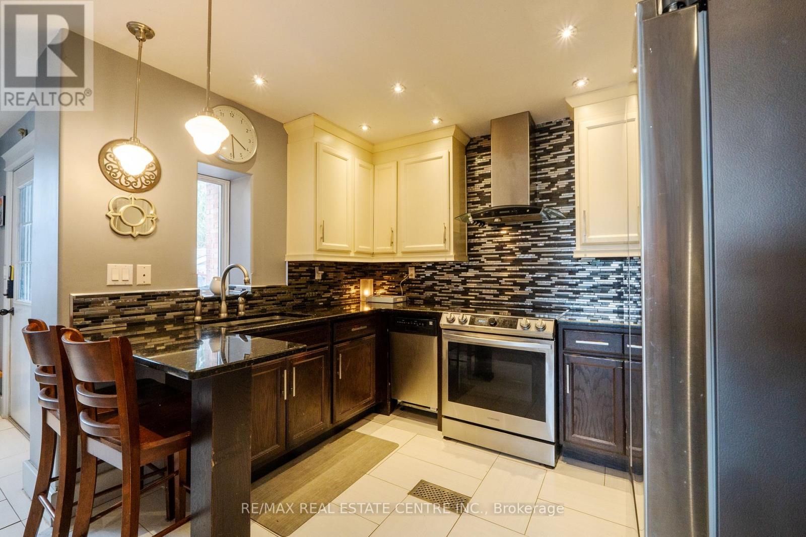 110 Lacroix Street Property Photo 18