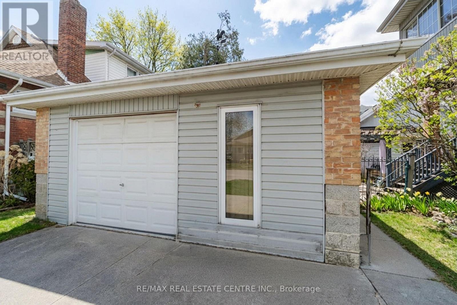 110 Lacroix Street Property Photo 19