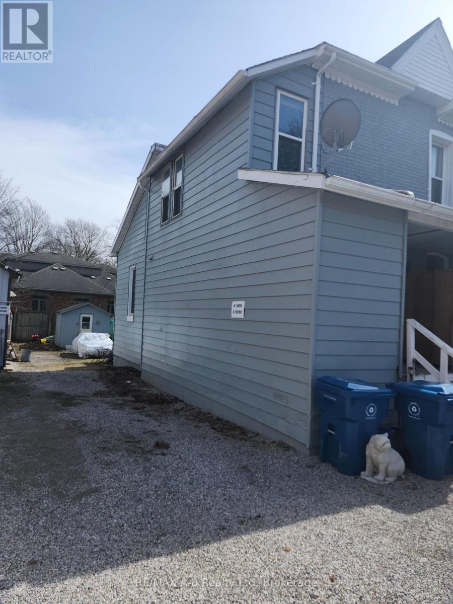 307 Erie Street Property Photo 2