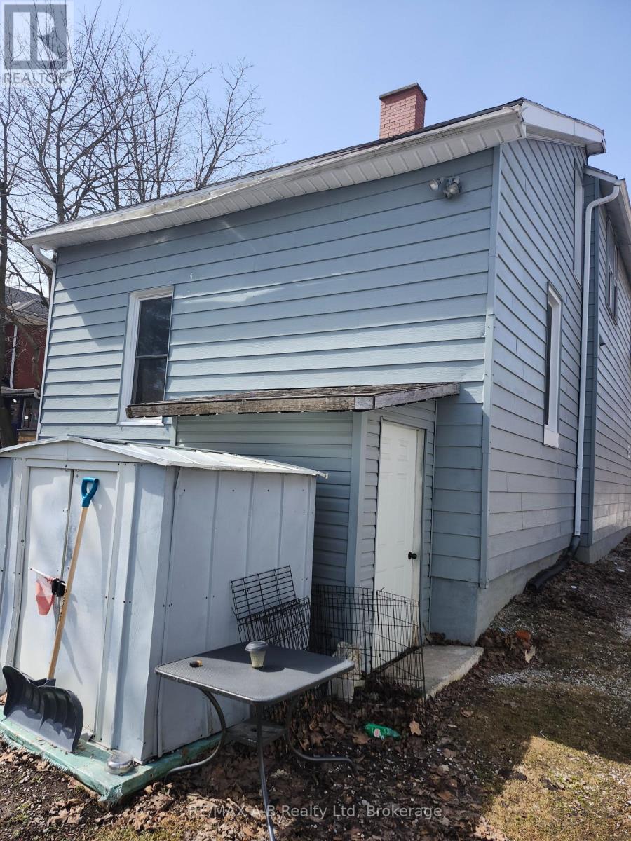307 Erie Street Property Photo 5