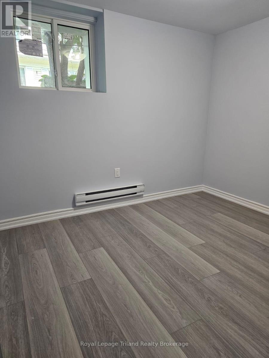 4 - 565 Peel Street E Property Photo 5