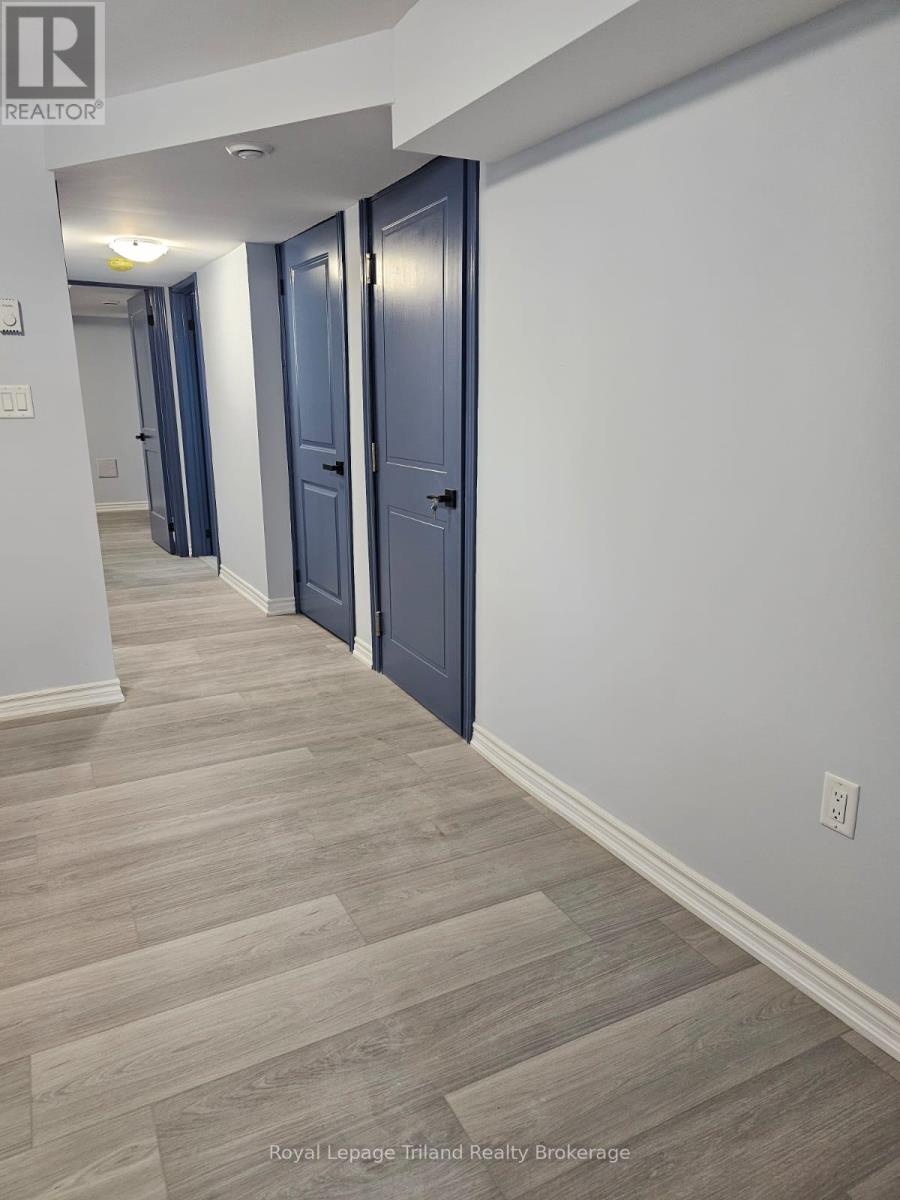 4 - 565 Peel Street E Property Photo 6