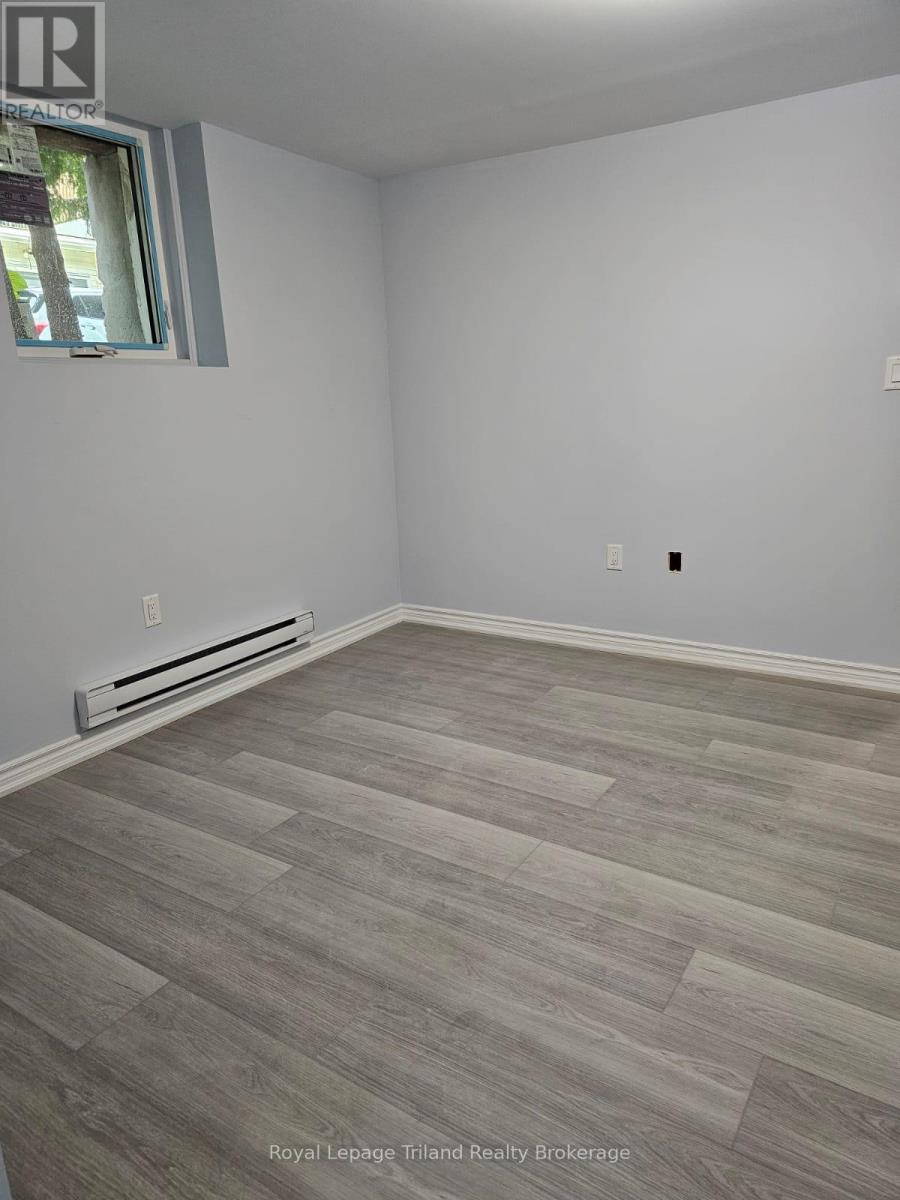 4 - 565 Peel Street E Property Photo 7