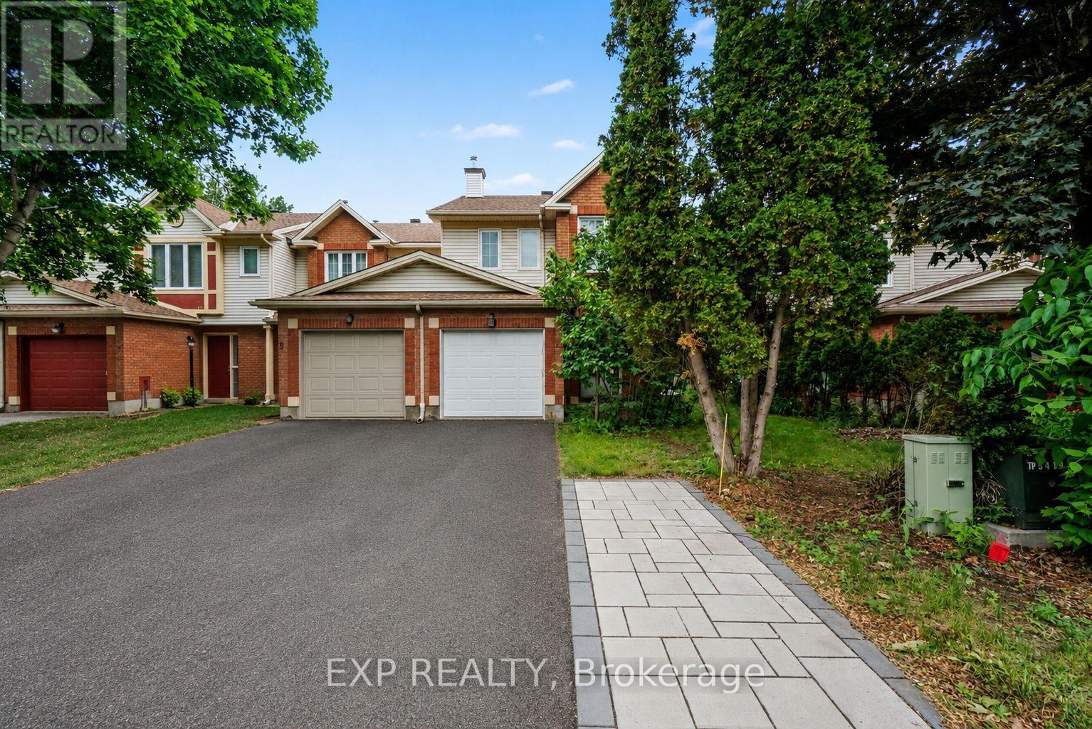 11 Longshire Circle Property Photo 1