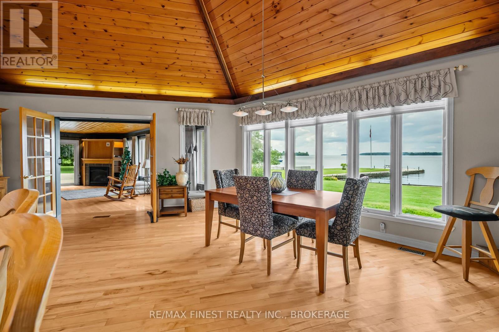 32 Howe Island Drive Property Photo 10