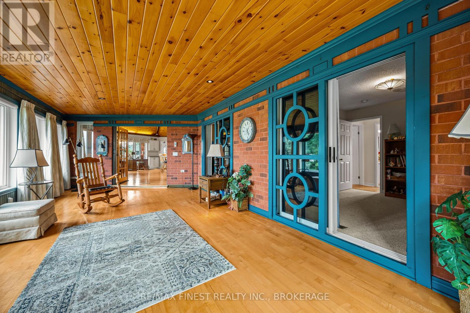 32 Howe Island Drive Property Photo 15