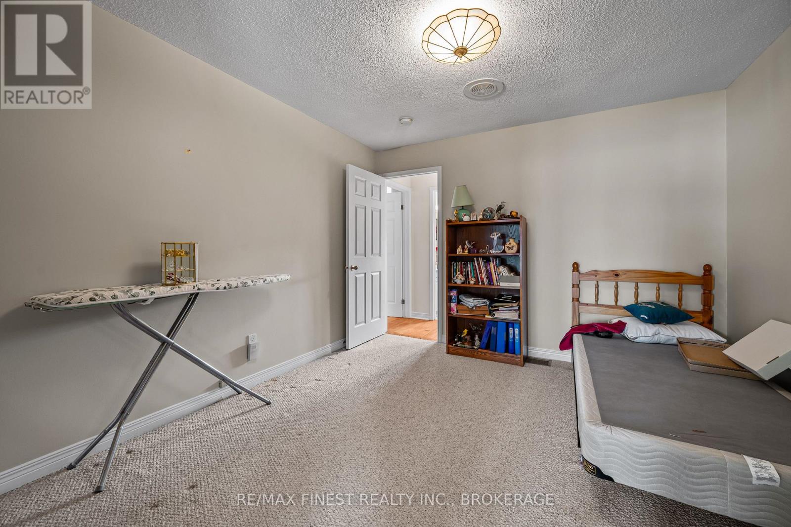 32 Howe Island Drive Property Photo 18