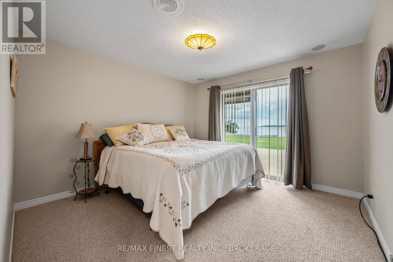 32 Howe Island Drive Property Photo 20