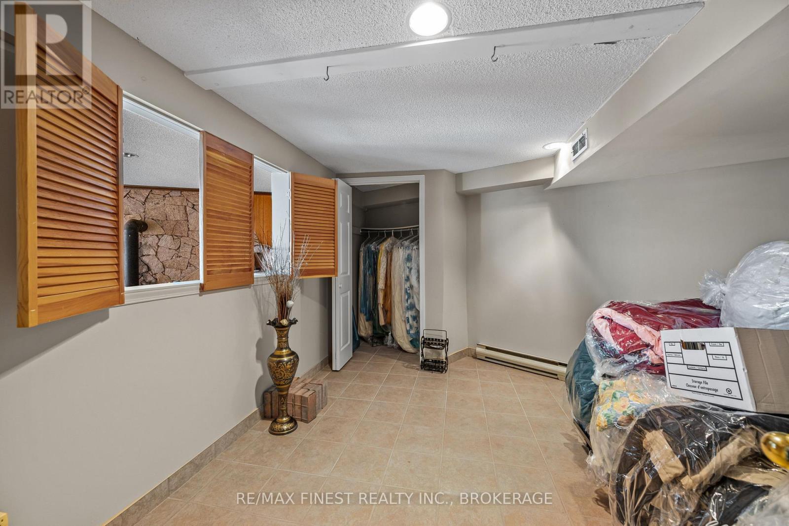 32 Howe Island Drive Property Photo 31