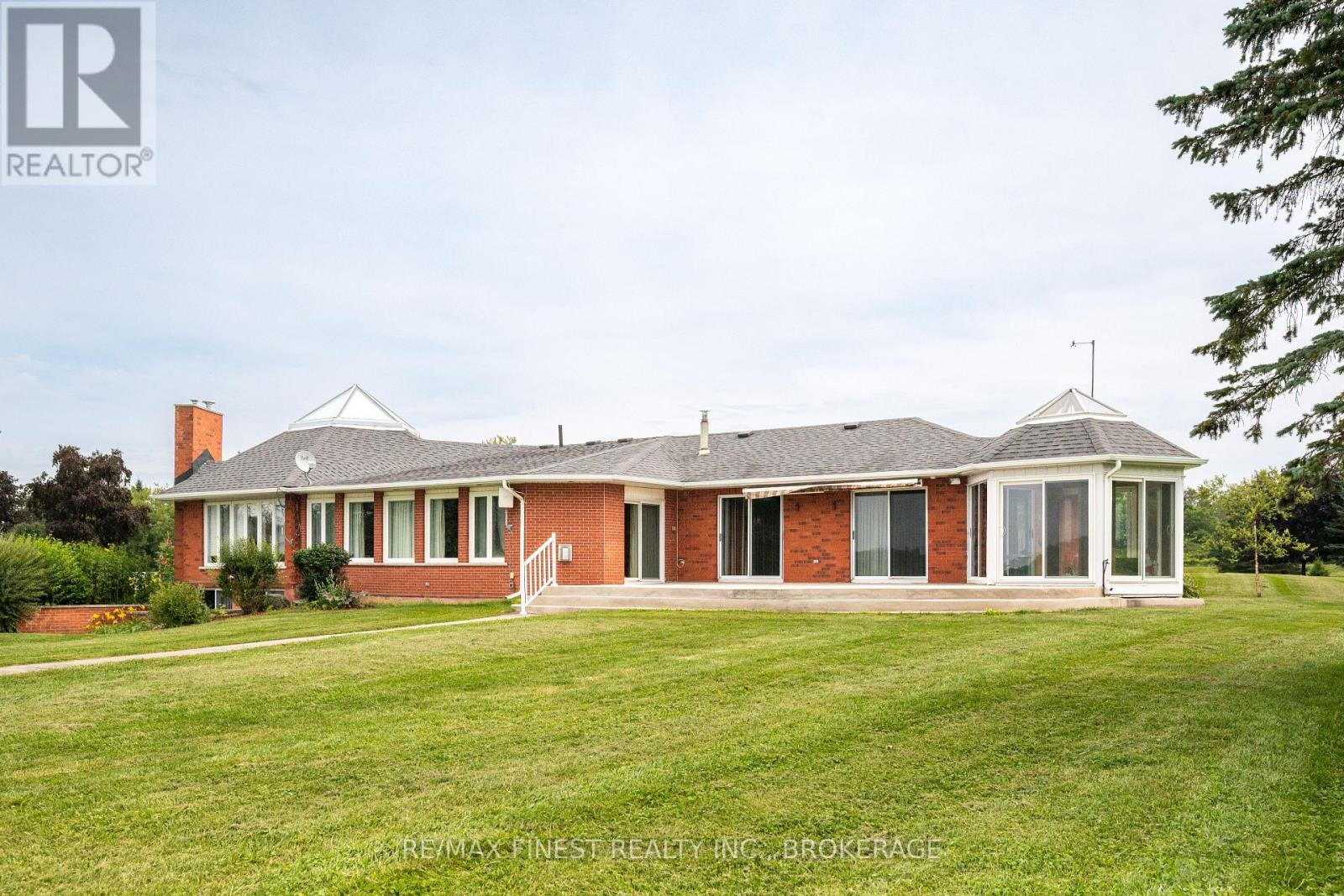 32 Howe Island Drive Property Photo 35