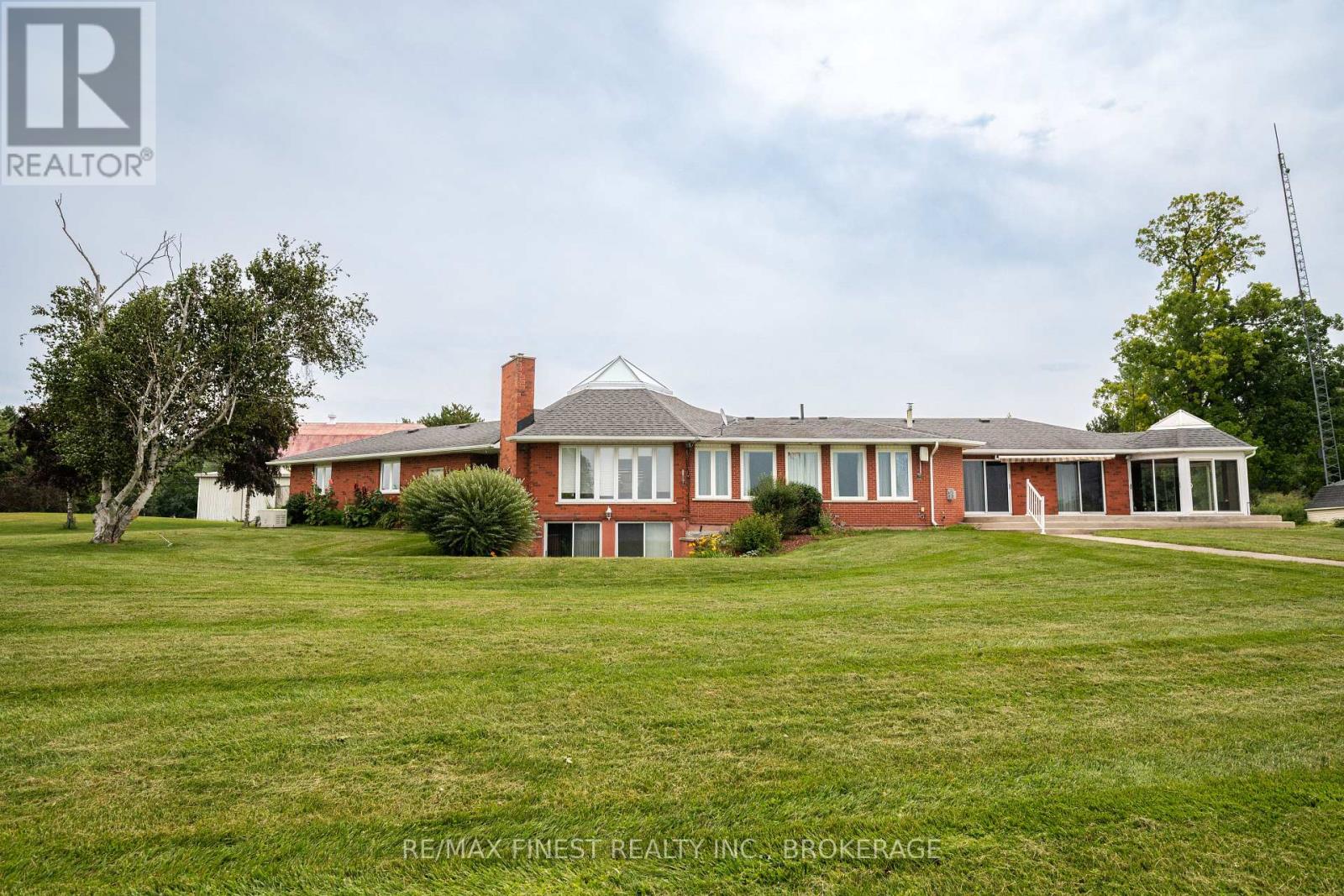 32 Howe Island Drive Property Photo 36