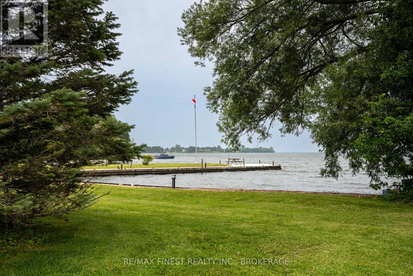 32 Howe Island Drive Property Photo 41