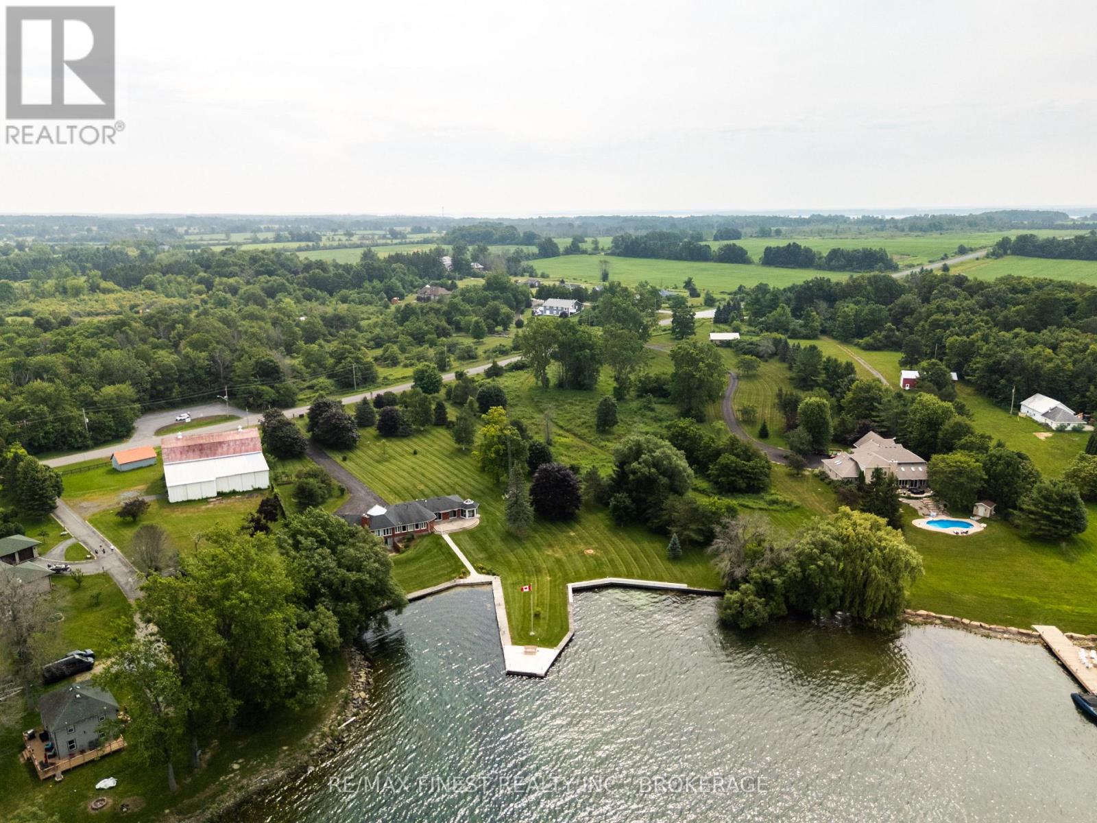 32 Howe Island Drive Property Photo 45