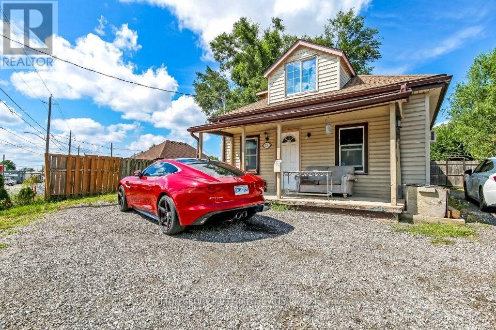 1136 Brydges Street Property Photo 2
