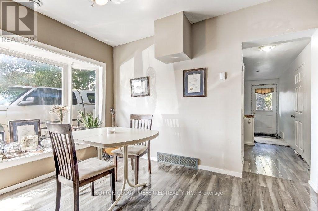 1136 Brydges Street Property Photo 6