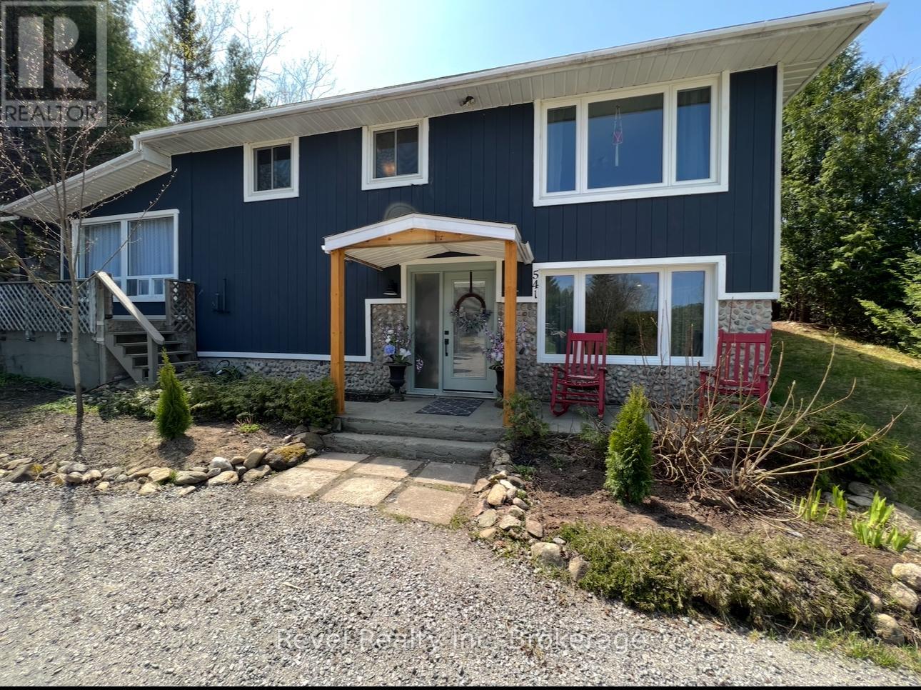 541 Donald Street Property Photo 1