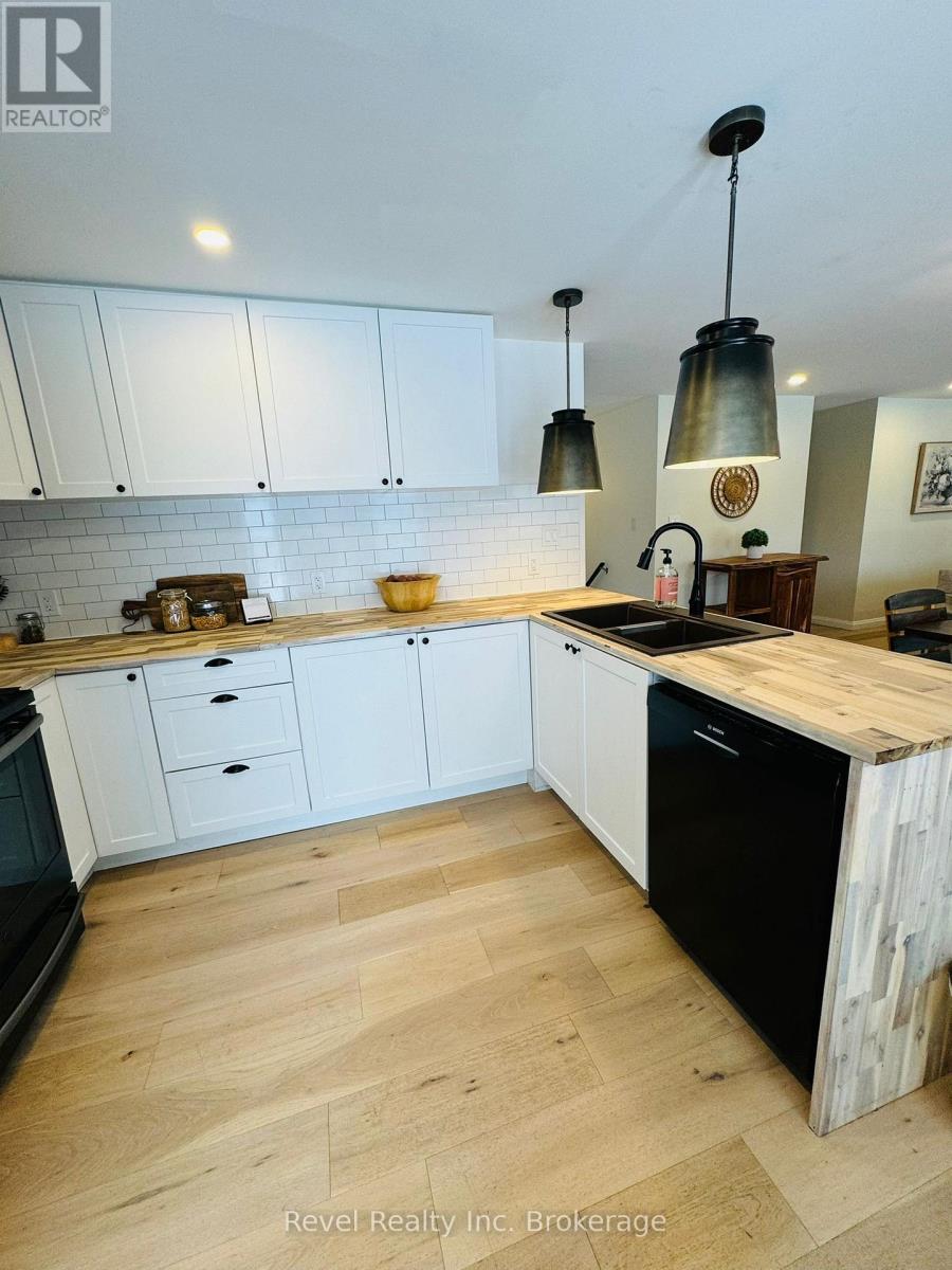 541 Donald Street Property Photo 5