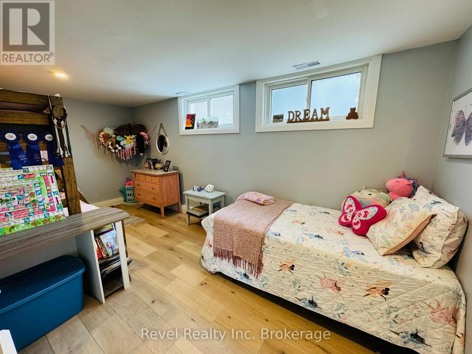 541 Donald Street Property Photo 30