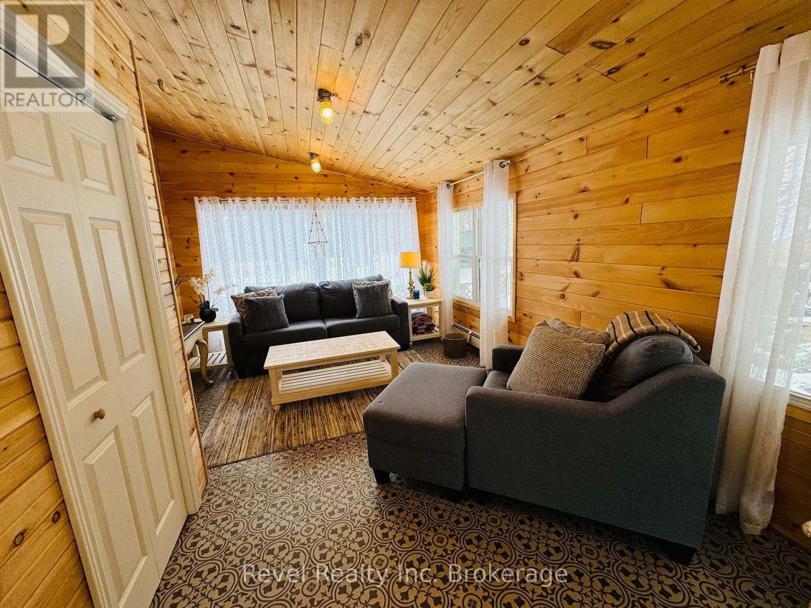 541 Donald Street Property Photo 36