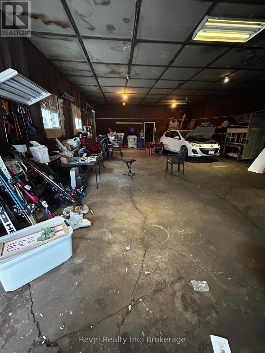 541 Donald Street Property Photo 41