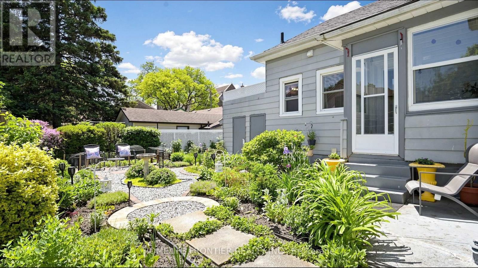 81 RICHMOND STREET Property Photo 1