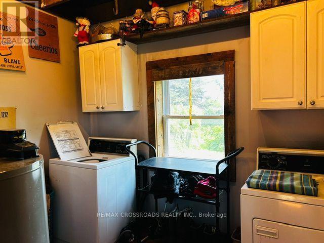 498 Eldon Station Road S Property Photo 6