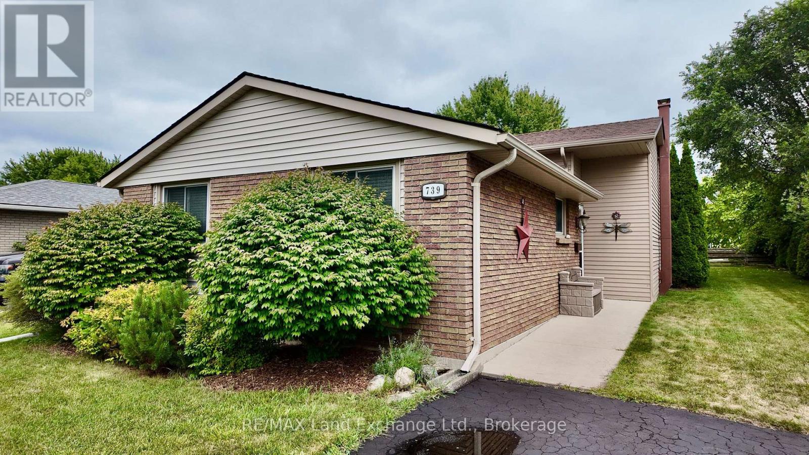739 PALMATEER DRIVE Property Photo 1