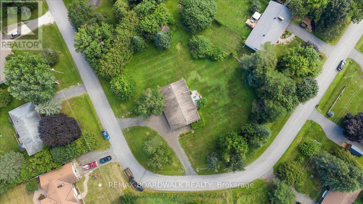 201 Linda Loop Property Photo 2