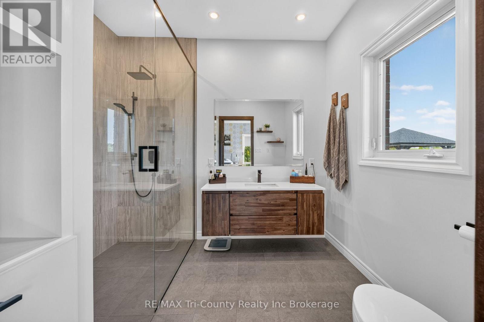 55468 Best Line Property Photo 17