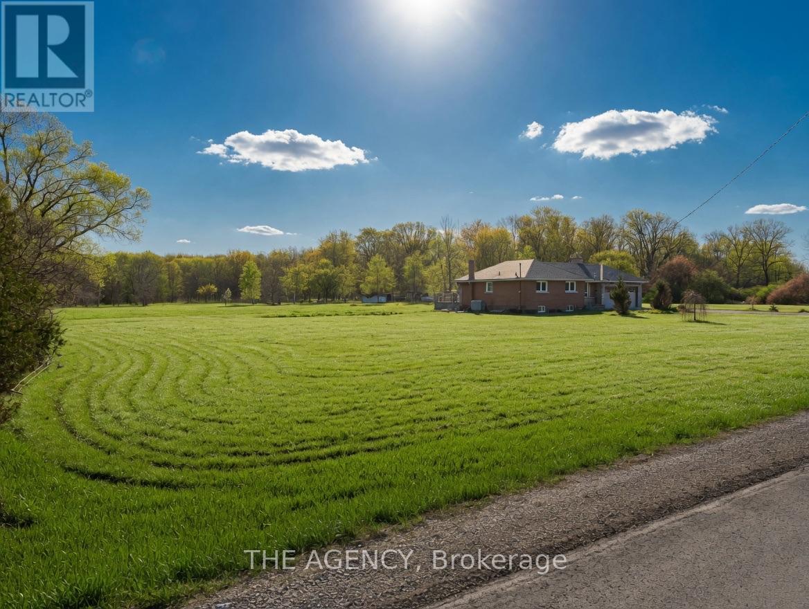 295 Park Road S Property Photo 5