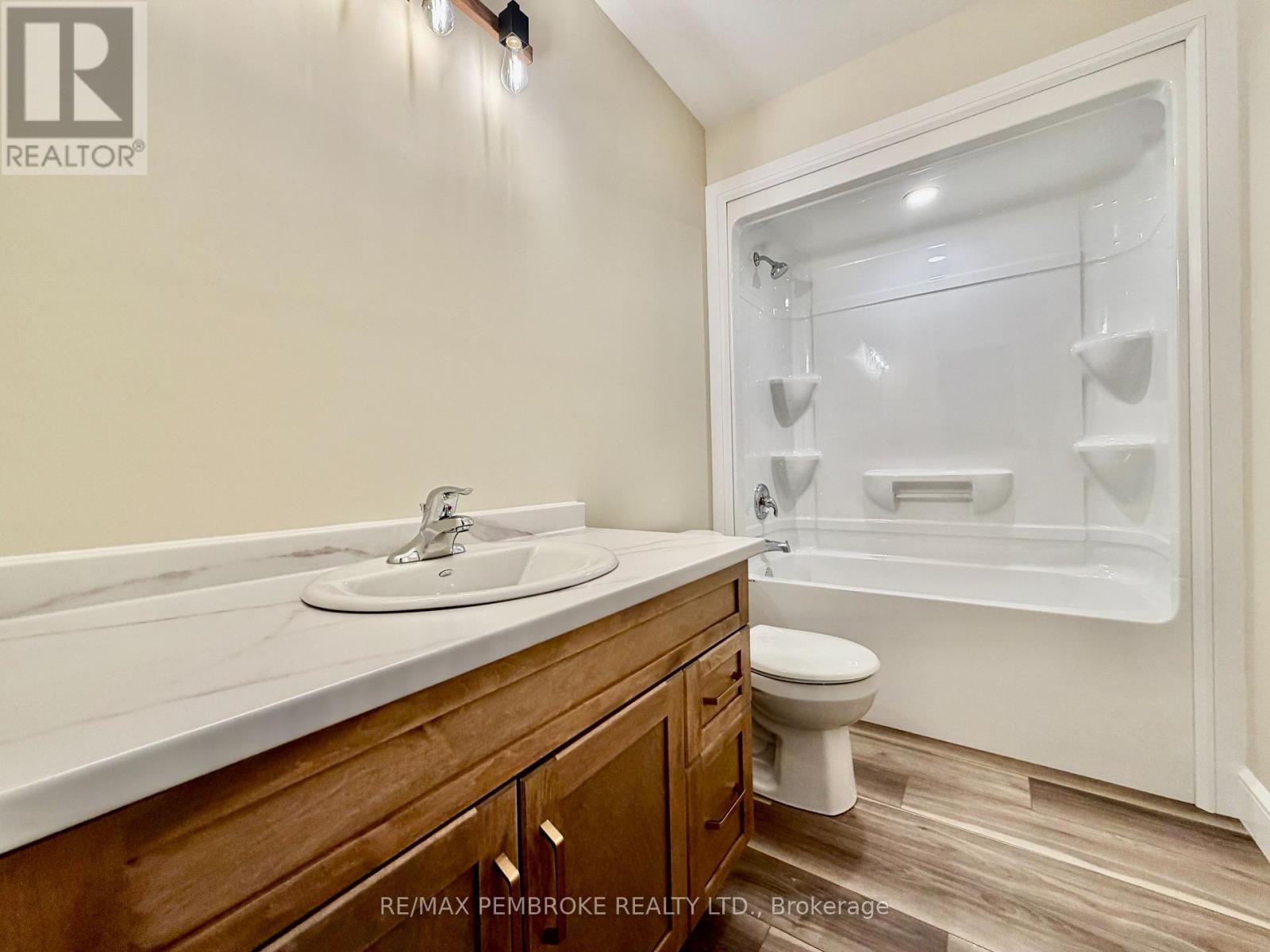 13 Eddy Crescent Property Photo 11