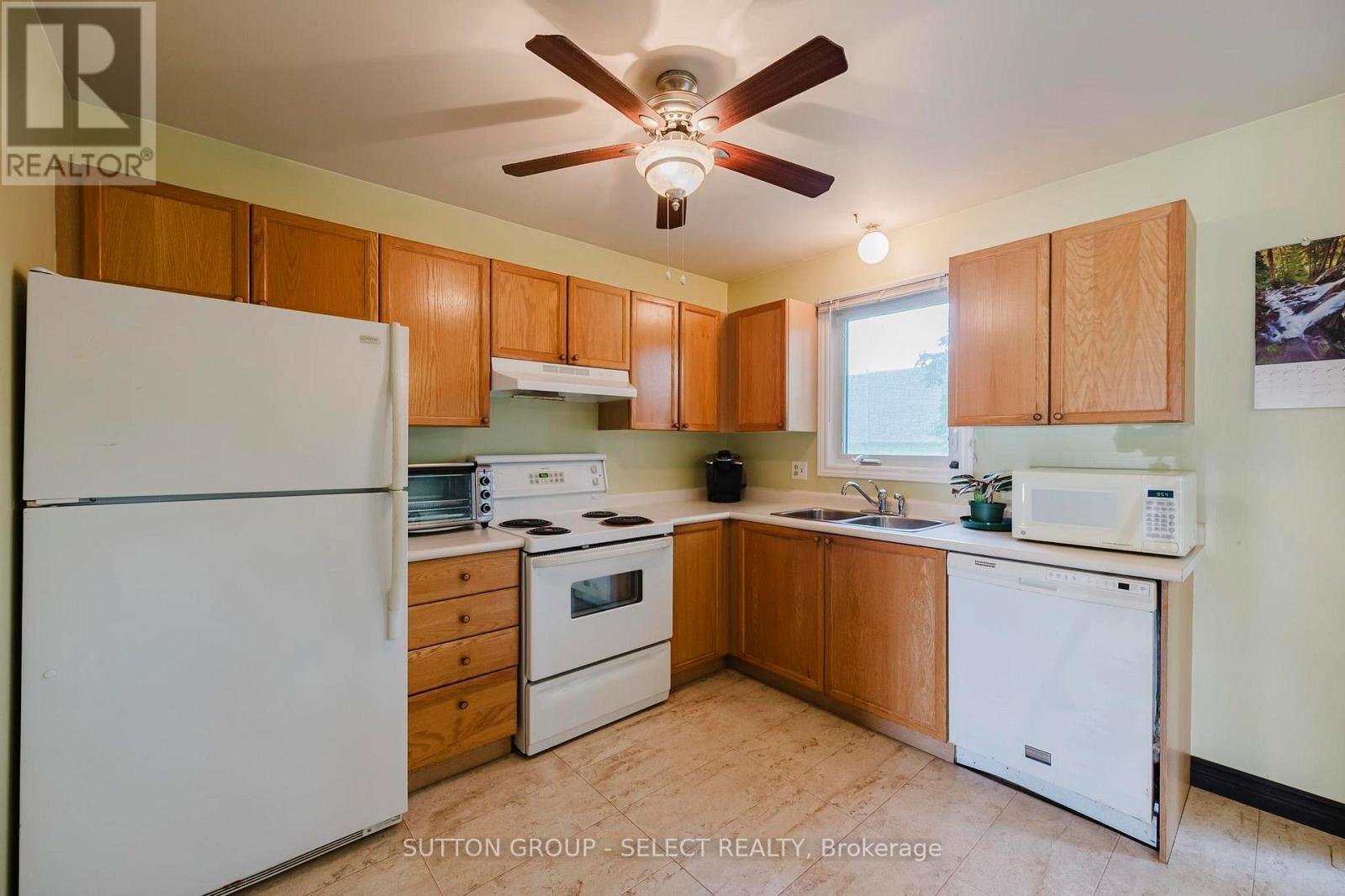 11 - 151 Martinet Avenue Property Photo 7