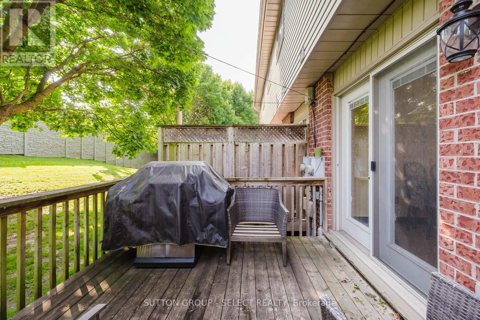 11 - 151 Martinet Avenue Property Photo 21